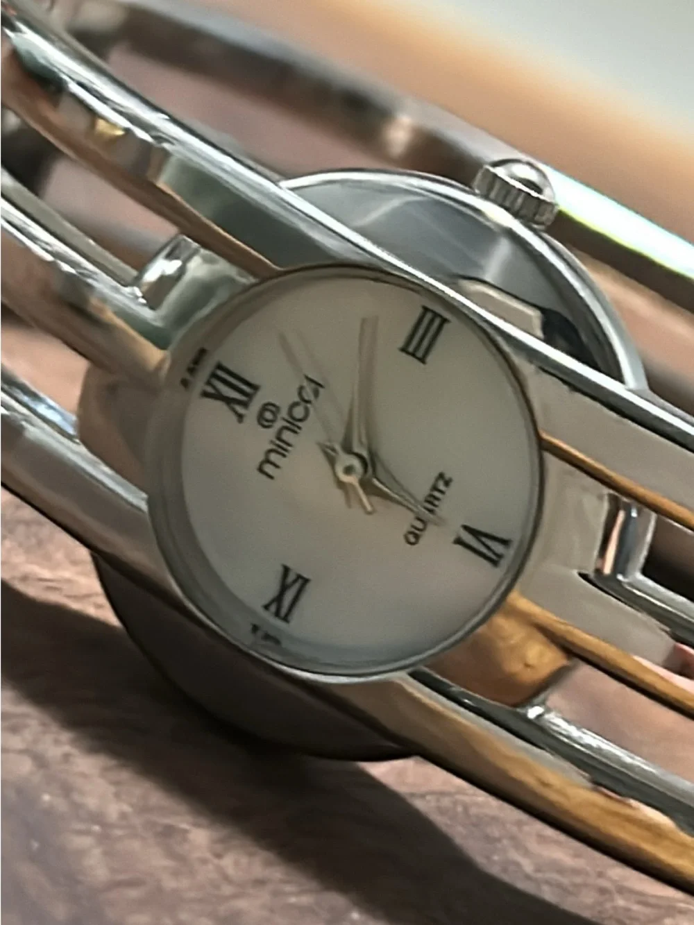 Minnici Quartz Stainless Steel Bangle Watch New Battery!